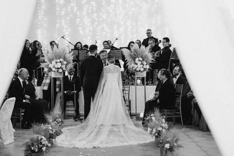 Casamento simples e emocionante
Casamento com clima frio e nublado'