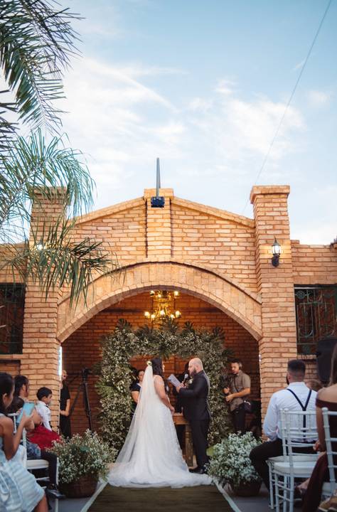 casamento rústico chique

casamento ao ar livre durante o dia

casamento intimista

cerimônia externa'