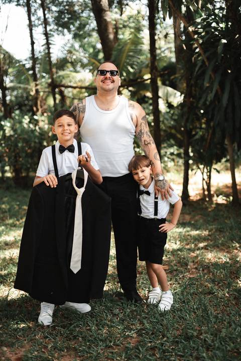 making off do noivo com os filhos 
fotografo de casamento em presidente prudente '