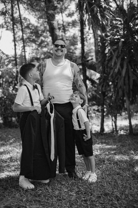 making off do noivo com os filhos 
fotografo de casamento em presidente prudente '