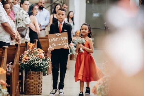 vestido de daminha 
Gisela Horta 
Presidente Prudente 
'