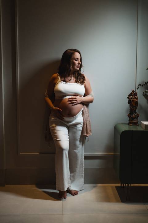look para ensaio de gestante ao ar livre 
look para ensaio de gestante 
pantalonada branca para gestante '