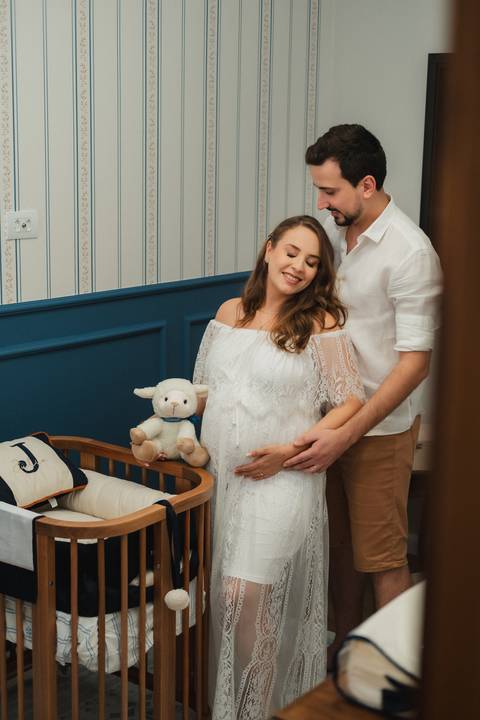 ensaio de gestante no quarto com cachorro 
ensaio de gestante com pet 
inspiração de ensaio de gestante 
fotografo de gestante '