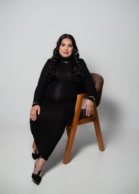 fotos elegante para gestante
ensaio de gestante elegante 
vestido longo  preto para gestante 
fotografo de gestante '