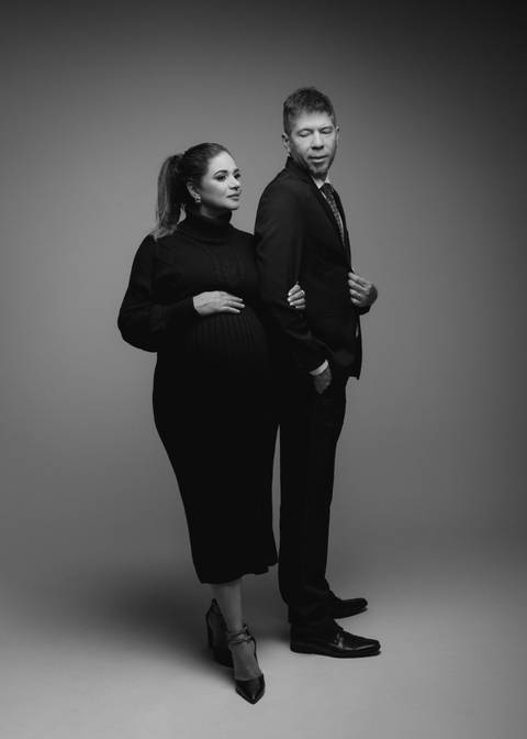 ensaio de gestante com o marido
inspiração de ensaio de gestante no estudio
fotografo de gestante '