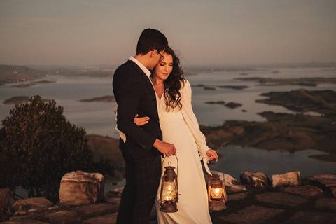 pré-wedding ao pôr do sol

ensaio pré-wedding romântico

ensaio pré-wedding com lamparinas

ensaio pré-wedding elegante'