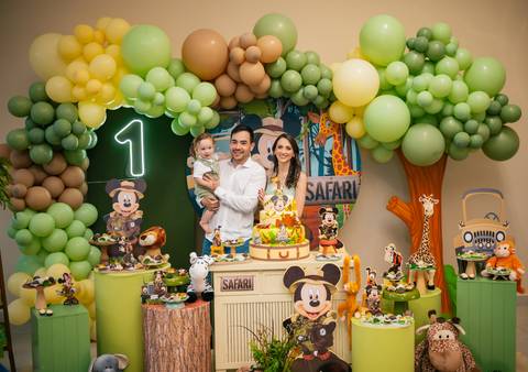 festa infantil com tema safari

festa baby safari mickey'