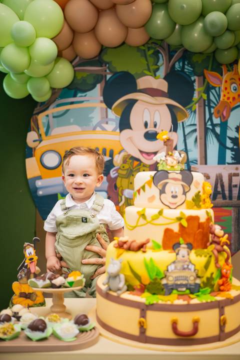festa infantil com tema safari

festa baby safari mickey'
