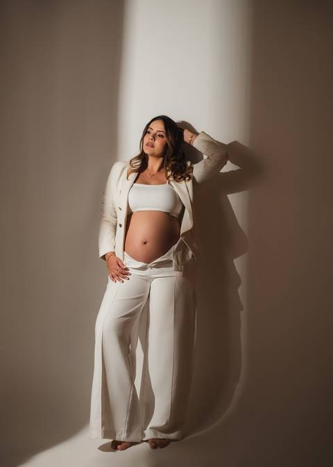 ensaio gestante em estúdio fotografia de gestante ensaio fotográfico de gravidez fotos de gestante profissionais'