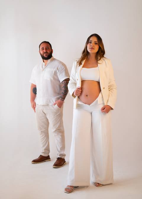 ensaio gestante em estúdio fotografia de gestante ensaio fotográfico de gravidez fotos de gestante profissionais'