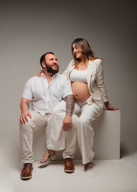 ensaio gestante em estúdio fotografia de gestante ensaio fotográfico de gravidez fotos de gestante profissionais'