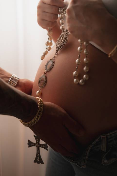 ensaio maternidade em estúdio

ensaio gestante elegante

ensaio gestante minimalista

fotografia de maternidade profissional'