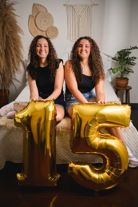 Ensaio debutante

Debutantes gêmeas

Michaella e Gabriella

Ensaio em estúdio

Sessão fotográfica 15 anos

Inclusão e diversidade

Autismo e representatividade'