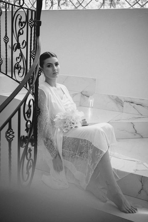 Making of da noiva Mariana na Aline Vivenda Presidente Prudente
Dia da noiva Aline Vivenda casamento Presidente Prudente
Noiva se preparando para casamento em Presidente Prudente
Noiva com vestido minimalista Ideal Dresses'