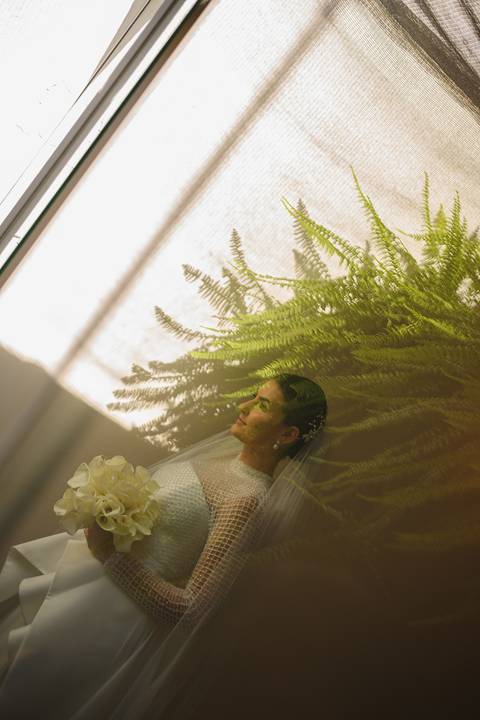 Making of da noiva Mariana na Aline Vivenda Presidente Prudente
Dia da noiva Aline Vivenda casamento Presidente Prudente
Noiva se preparando para casamento em Presidente Prudente
Noiva com vestido minimalista Ideal Dresses'