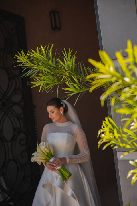 Making of da noiva Mariana na Aline Vivenda Presidente Prudente
Dia da noiva Aline Vivenda casamento Presidente Prudente
Noiva se preparando para casamento em Presidente Prudente
Noiva com vestido minimalista Ideal Dresses'