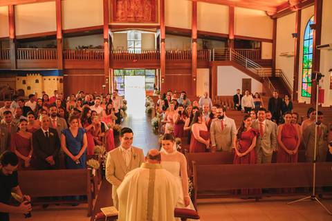 Casamento Paróquia São Miguel Arcanjo Presidente Prudente
Cerimônia religiosa casamento Mariana e Gabriel
Entrada da noiva na igreja São Miguel Arcanjo
Troca de alianças casamento religioso Presidente Prudente'
