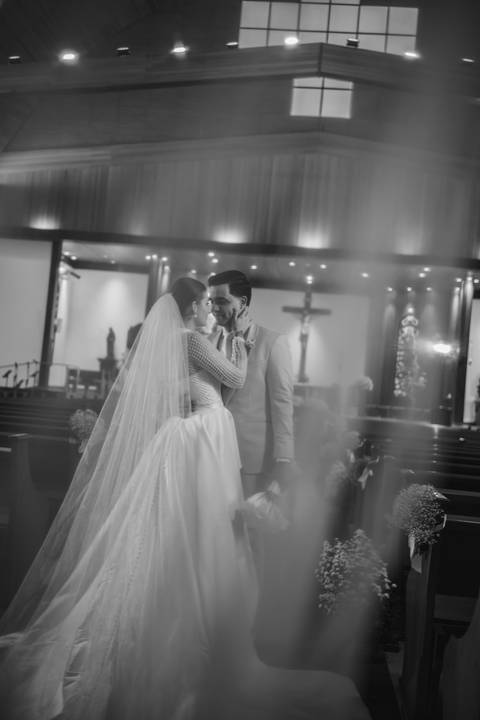 Casamento Paróquia São Miguel Arcanjo Presidente Prudente
Cerimônia religiosa casamento Mariana e Gabriel
Entrada da noiva na igreja São Miguel Arcanjo
Troca de alianças casamento religioso Presidente Prudente'