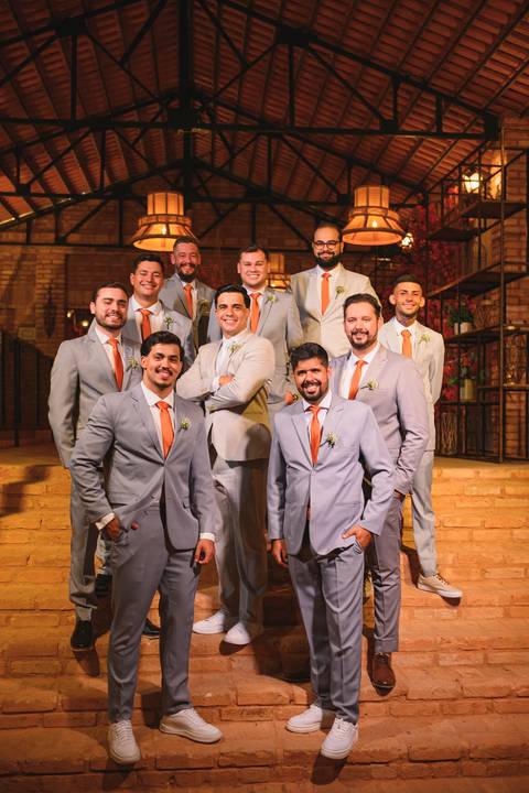 Ensaio dos noivos Mariana e Gabriel casamento Presidente Prudente
Fotos românticas dos noivos após cerimônia
Retrato dos noivos casamento elegante Presidente Prudente
Casal recém-casado sessão de fotos casamento'