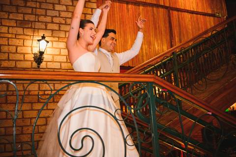 Festa de casamento Fanny Festas e Eventos Presidente Prudente
Recepção casamento Mariana e Gabriel Fanny Eventos
Decoração casamento Fanny Festas Presidente Prudente
Entrada dos noivos na festa de casamento'