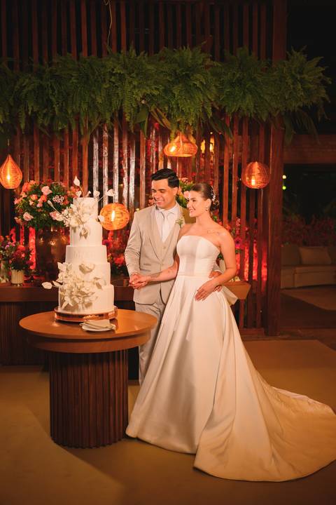 Festa de casamento Fanny Festas e Eventos Presidente Prudente
Recepção casamento Mariana e Gabriel Fanny Eventos
Decoração casamento Fanny Festas Presidente Prudente
Entrada dos noivos na festa de casamento'