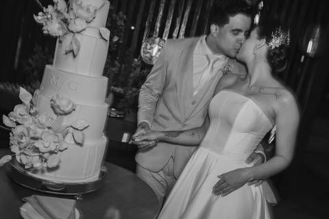 Festa de casamento Fanny Festas e Eventos Presidente Prudente
Recepção casamento Mariana e Gabriel Fanny Eventos
Decoração casamento Fanny Festas Presidente Prudente
Entrada dos noivos na festa de casamento'