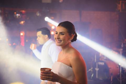 Festa de casamento Fanny Festas e Eventos Presidente Prudente
Recepção casamento Mariana e Gabriel Fanny Eventos
Decoração casamento Fanny Festas Presidente Prudente
Entrada dos noivos na festa de casamento'