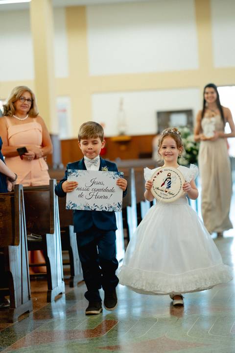 casamento na igreja em Osvaldo Cruz

cerimônia religiosa casamento Osvaldo Cruz

fotografia cerimônia igreja São José

casamento católico Osvaldo Cruz

entrada da noiva igreja'