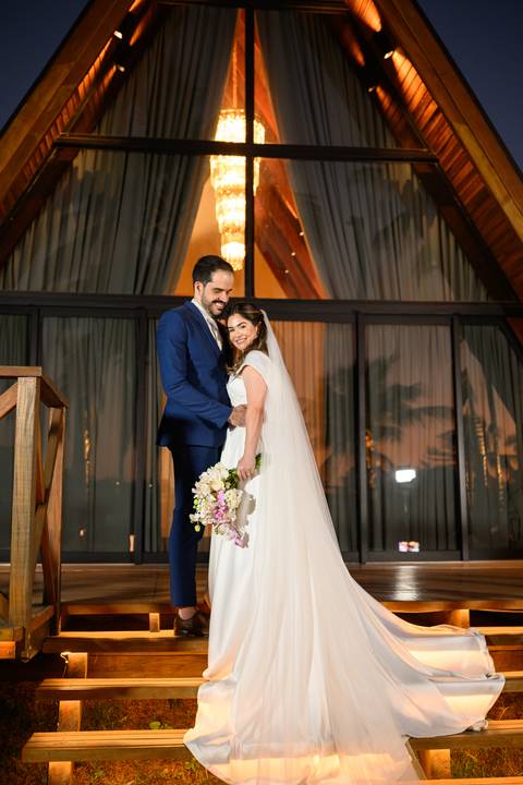 festa de casamento Recanto D’Angelos

recepção de casamento Osvaldo Cruz

festa de casamento elegante

fotografia festa casamento interior SP

entrada dos noivos festa'