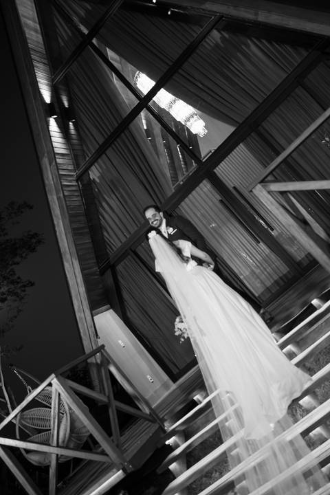 festa de casamento Recanto D’Angelos

recepção de casamento Osvaldo Cruz

festa de casamento elegante

fotografia festa casamento interior SP

entrada dos noivos festa'