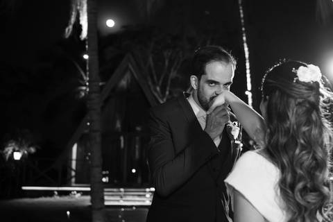 festa de casamento Recanto D’Angelos

recepção de casamento Osvaldo Cruz

festa de casamento elegante

fotografia festa casamento interior SP

entrada dos noivos festa'