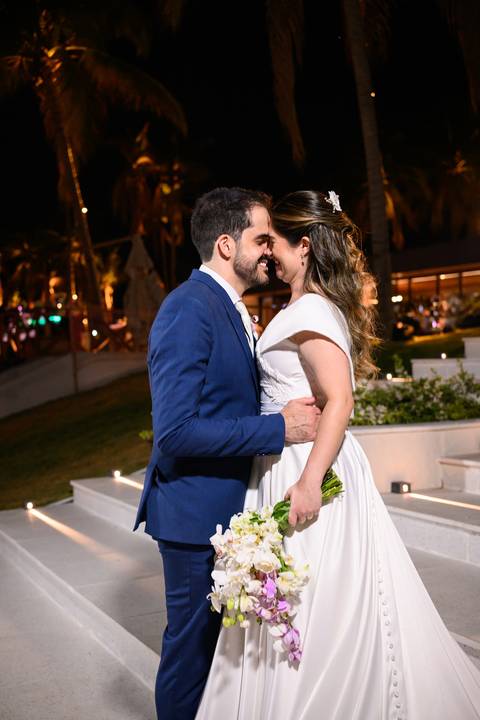 festa de casamento Recanto D’Angelos

recepção de casamento Osvaldo Cruz

festa de casamento elegante

fotografia festa casamento interior SP

entrada dos noivos festa'