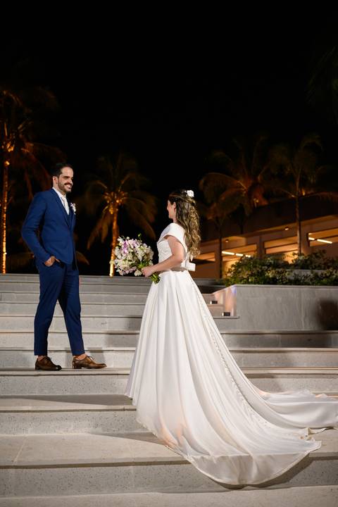 festa de casamento Recanto D’Angelos

recepção de casamento Osvaldo Cruz

festa de casamento elegante

fotografia festa casamento interior SP

entrada dos noivos festa'