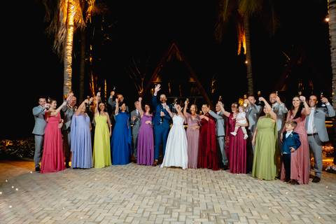 festa de casamento Recanto D’Angelos

recepção de casamento Osvaldo Cruz

festa de casamento elegante

fotografia festa casamento interior SP

entrada dos noivos festa'