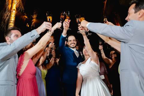 festa de casamento Recanto D’Angelos

recepção de casamento Osvaldo Cruz

festa de casamento elegante

fotografia festa casamento interior SP

entrada dos noivos festa'