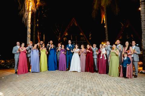 festa de casamento Recanto D’Angelos

recepção de casamento Osvaldo Cruz

festa de casamento elegante

fotografia festa casamento interior SP

entrada dos noivos festa'