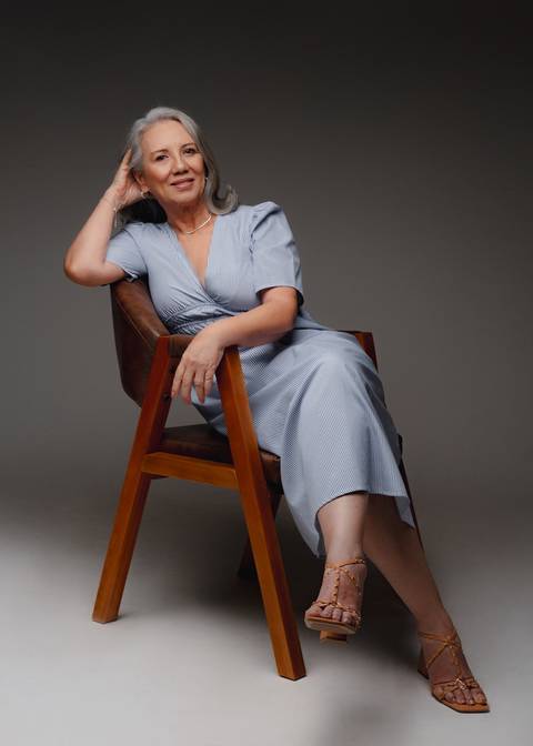 ensaio fotográfico feminino, ensaio em estúdio, fotografia feminina, ensaio elegante, fotografia profissional, ensaio de mulher, estúdio fotográfico, ensaio autoral, fotografia de personalidade'