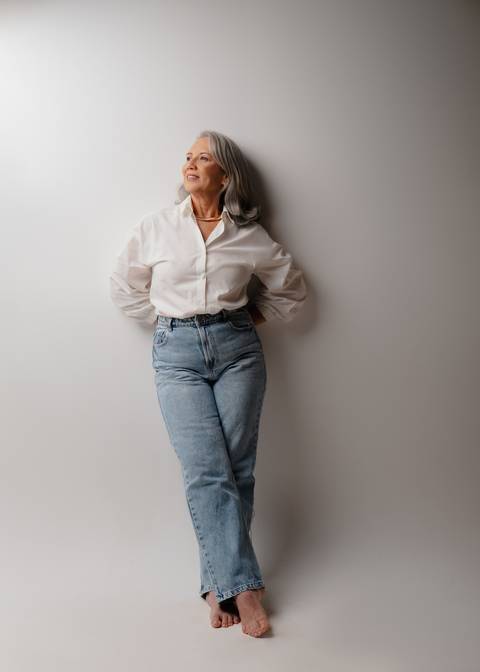 ensaio fotográfico feminino, ensaio em estúdio, fotografia feminina, ensaio elegante, fotografia profissional, ensaio de mulher, estúdio fotográfico, ensaio autoral, fotografia de personalidade'