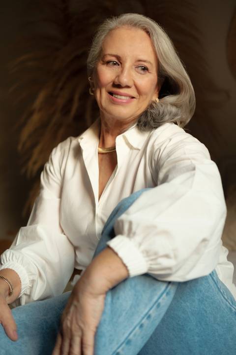 ensaio fotográfico feminino, ensaio em estúdio, fotografia feminina, ensaio elegante, fotografia profissional, ensaio de mulher, estúdio fotográfico, ensaio autoral, fotografia de personalidade'