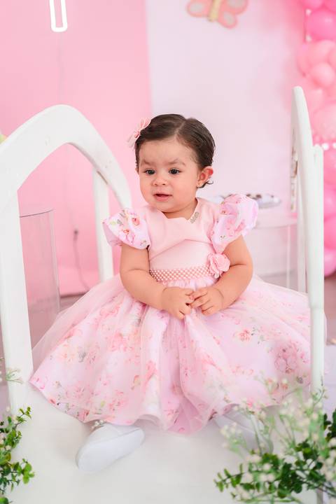 aniversariante Lara 1 ano Pirapozinho

bebê 1 aninho festa infantil

sorriso da aniversariante festa 1 ano

fotos da Lara aniversário 1 ano

retrato da aniversariante festa infantil'