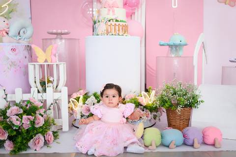 aniversariante Lara 1 ano Pirapozinho

bebê 1 aninho festa infantil

sorriso da aniversariante festa 1 ano

fotos da Lara aniversário 1 ano

retrato da aniversariante festa infantil'