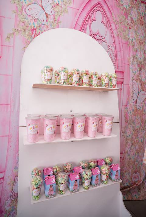 decoração festa infantil 1 ano Pirapozinho

decoração festa 1 aninho Lara

mesa do bolo festa infantil Pirapozinho

decoração aniversário 1 ano menina

detalhes decoração festa infantil'