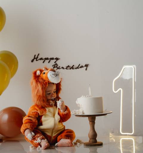 deias para festa de 1 ano menino

ensaio de 1 aninho bebê

fotos de aniversário 1 ano bebê

ensaio smash the cake menino

ensaio infantil em estúdio'