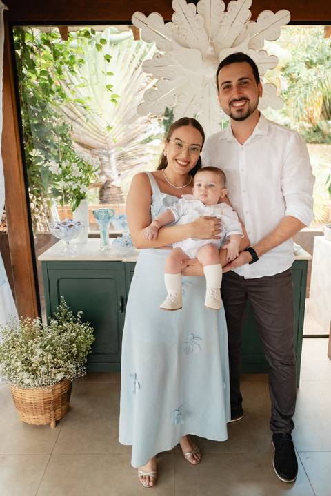 primeiro sacramento do bebê fotografia

registro do batizado do bebê

memórias do batizado da família

dia do batismo do bebê fotos

fotografia da bênção do bebê na igreja'