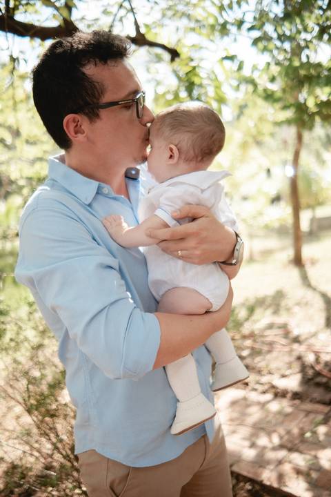 primeiro sacramento do bebê fotografia

registro do batizado do bebê

memórias do batizado da família

dia do batismo do bebê fotos

fotografia da bênção do bebê na igreja'