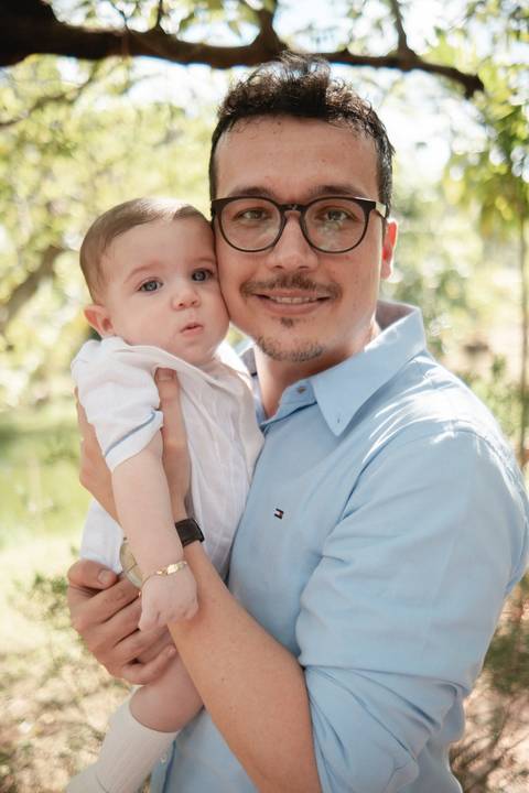 primeiro sacramento do bebê fotografia

registro do batizado do bebê

memórias do batizado da família

dia do batismo do bebê fotos

fotografia da bênção do bebê na igreja'