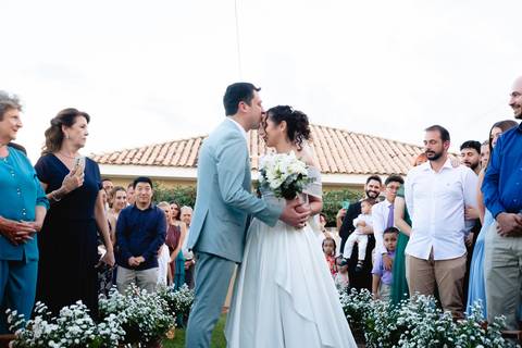 decoração casamento chácara
noivos apaixonados casamento
ensaio dos noivos casamento real
casamento elegante ao ar livre
fotografia de casamento presidente prudente
casamento emocionante no campo
noiva elegante 2026
fornecedores casamento chácara veneza'