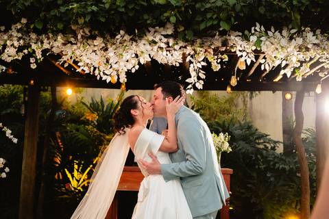 decoração casamento chácara
noivos apaixonados casamento
ensaio dos noivos casamento real
casamento elegante ao ar livre
fotografia de casamento presidente prudente
casamento emocionante no campo
noiva elegante 2026
fornecedores casamento chácara veneza'