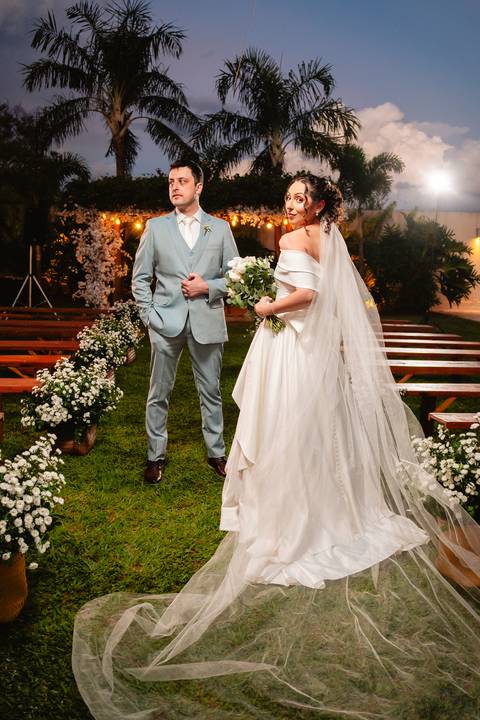 decoração casamento chácara
noivos apaixonados casamento
ensaio dos noivos casamento real
casamento elegante ao ar livre
fotografia de casamento presidente prudente
casamento emocionante no campo
noiva elegante 2026
fornecedores casamento chácara veneza'