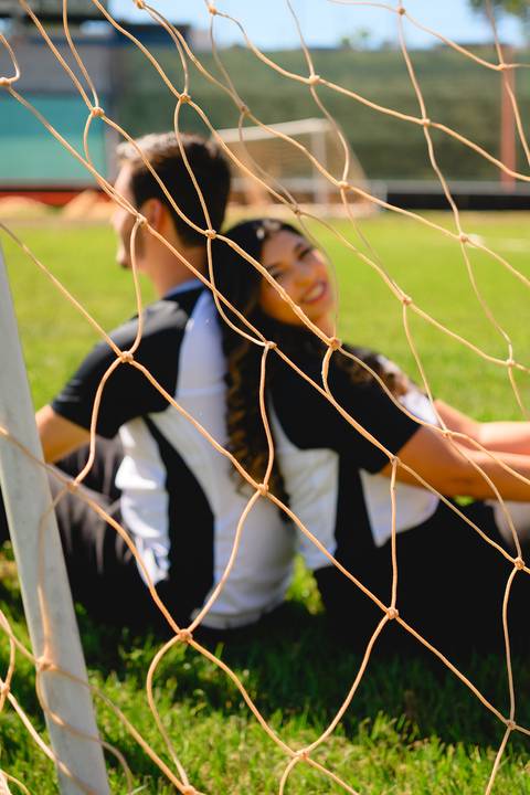 ensaio pre wedding em Presidente Prudente
fotógrafo de casamento Presidente Prudente
pre wedding no Prudentão
ensaio de casal no estádio Prudentão
fotos de casal em estádio de futebol'